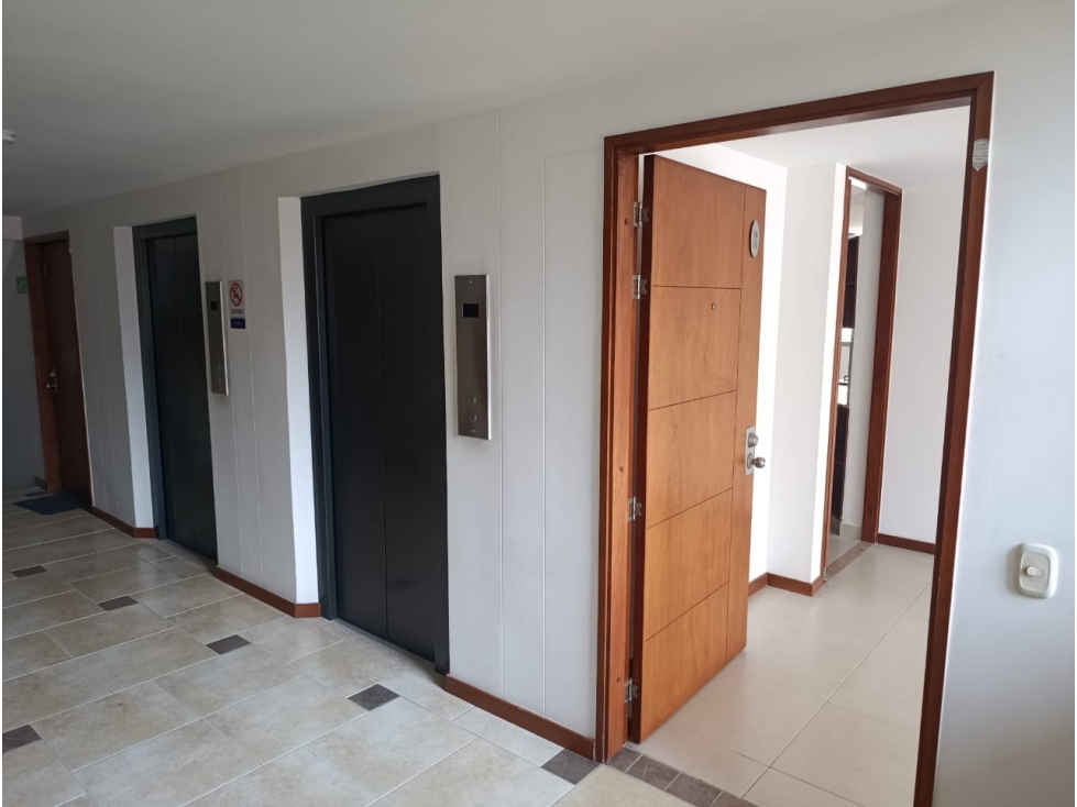 APARTAMENTO EN VENTA CASTROPOL PERFECTO PARA REMODELAR — foto 2