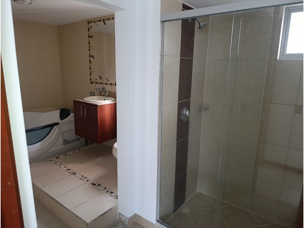 APARTAMENTO EN VENTA CASTROPOL PERFECTO PARA REMODELAR — foto 6