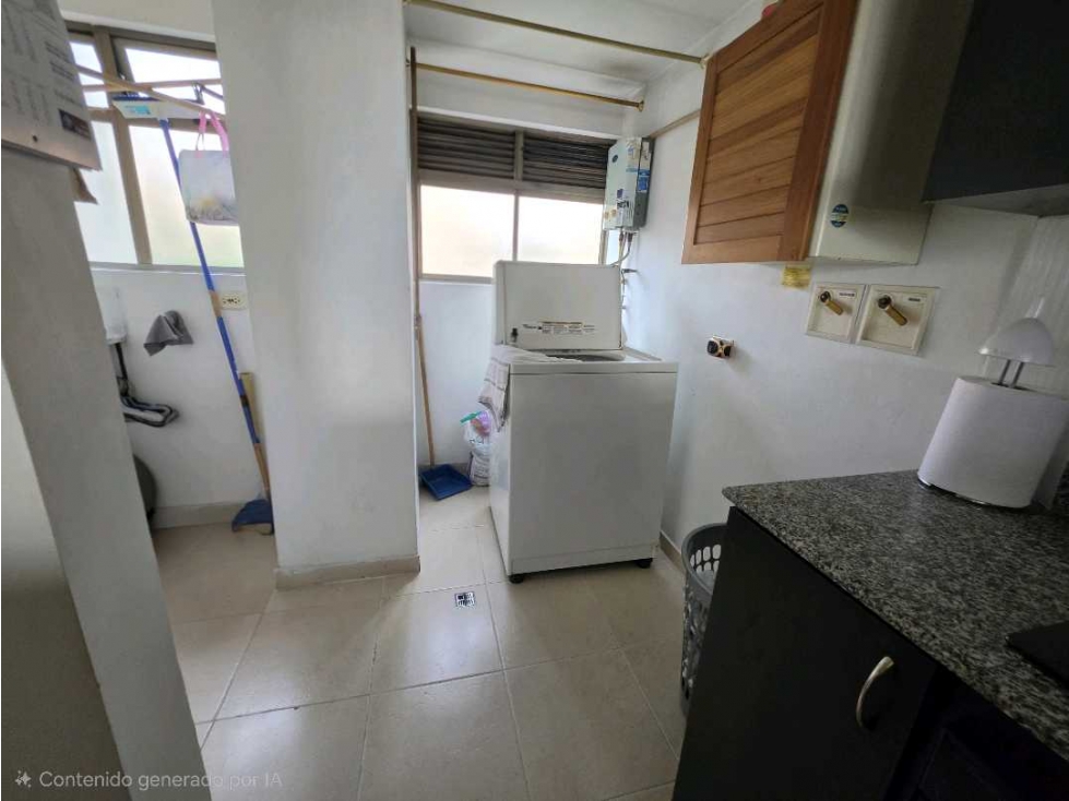 VENDO AMPLIO APARTAMENTO EN LA LOMA DE LOS BERNAL — foto 4