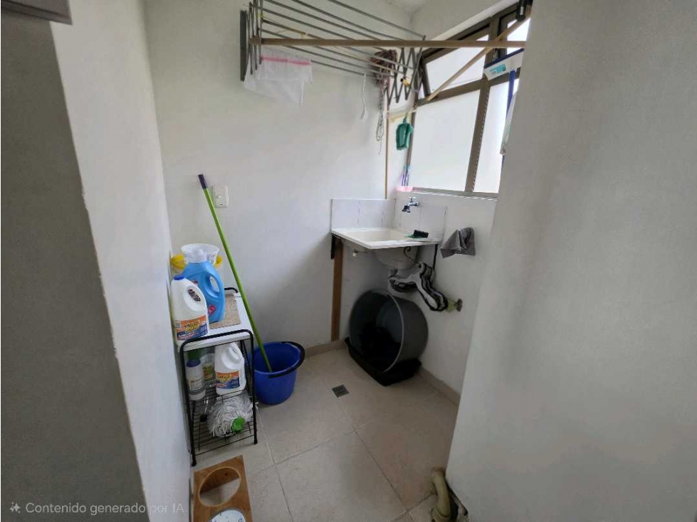 VENDO AMPLIO APARTAMENTO EN LA LOMA DE LOS BERNAL — foto 5