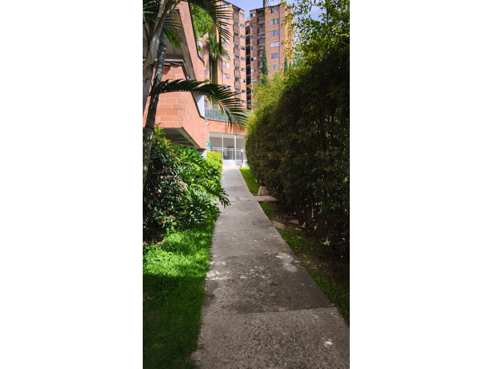 OPORTUNIDAD EN ENVIGADO - Piso Alto con Excelente Ubicación — foto 4
