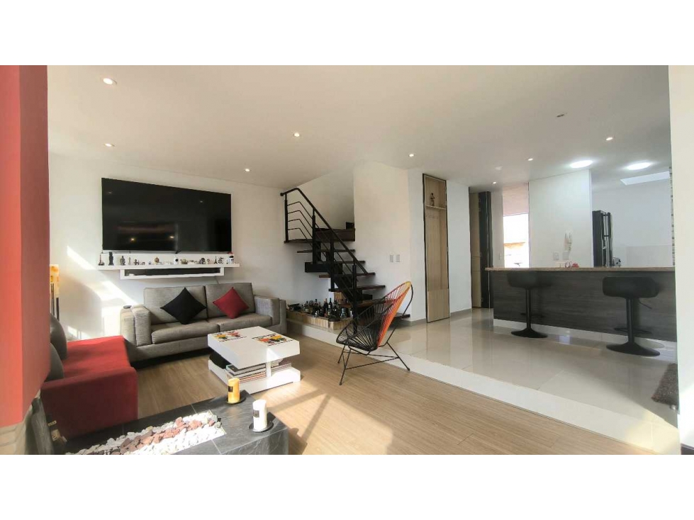 CASA EN VENTA CHIA - FONQUETA 120 M / LOTE 220 M / 4 ALCOBAS — foto 2
