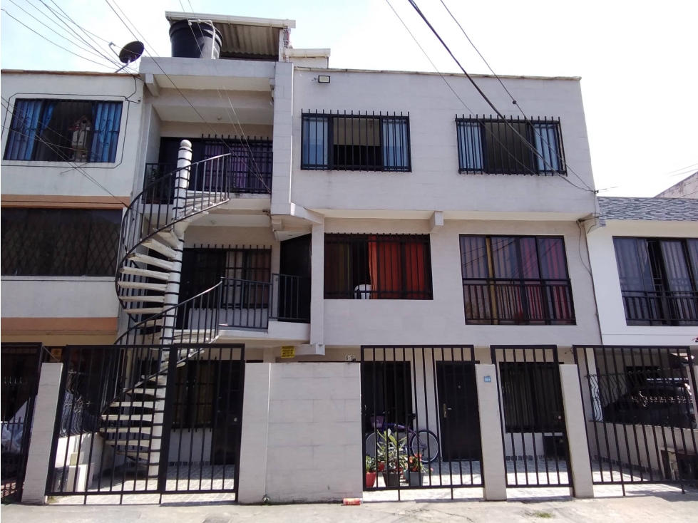 VENDO ESPECTACULAR EDIFICIO DE 4P EN CIUDAD CAPRI (FN) CW:5539532