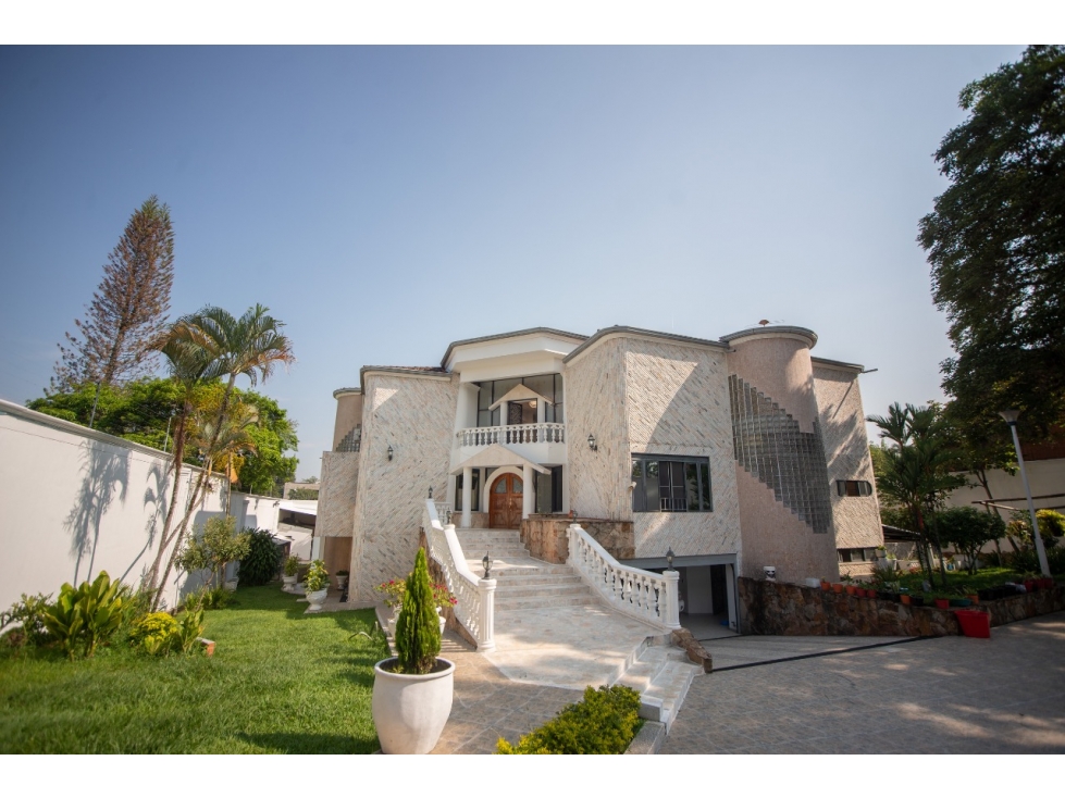 VENDO ESPECTACULAR CASA MODERNA EN CIUDAD JARDÍN(FN)CW:5627050