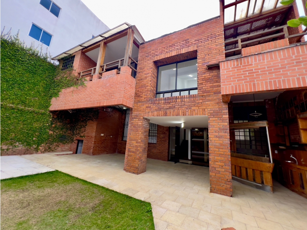 VENDO ESPECTACULAR CASA DE 550M2 EN CIUDAD JARDIN(A.C)CW:6184508