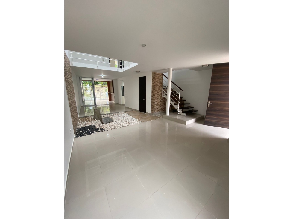 VENDO ESPECTACULAR CASA ALTOS DE GUADALUPE EN CONDO(CA)CW:7226065
