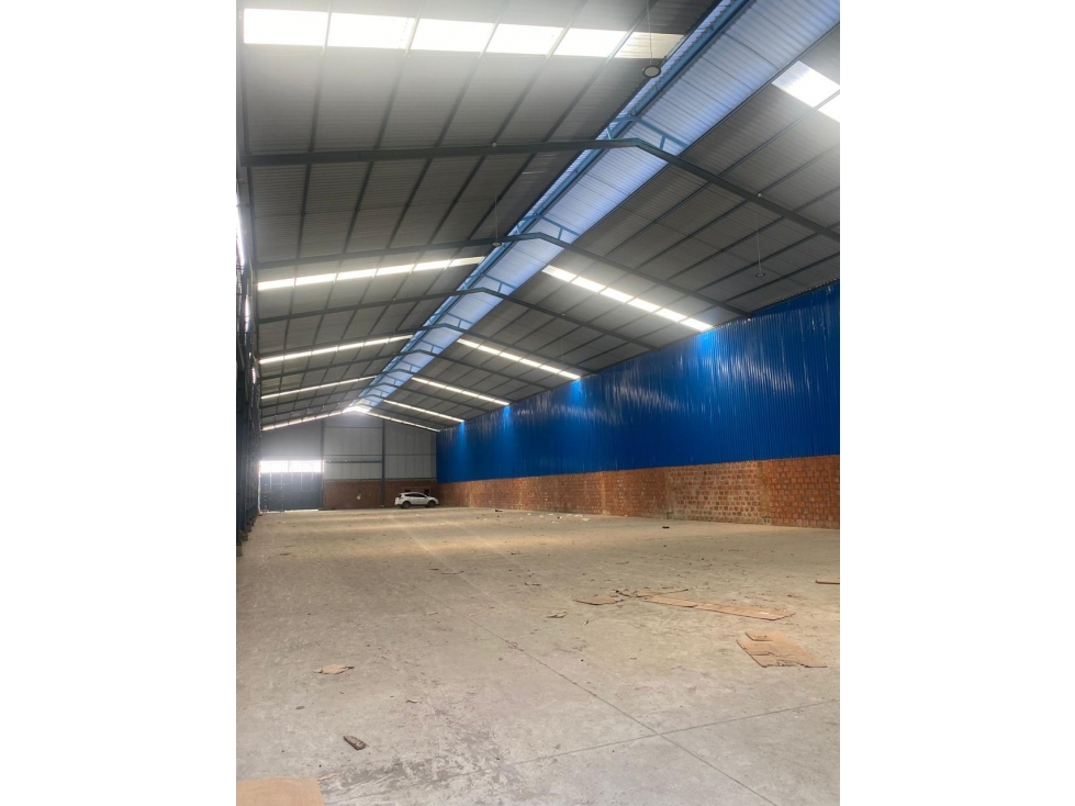 VENDO BODEGA EN LA DOLORES (M.U) CW:8202375