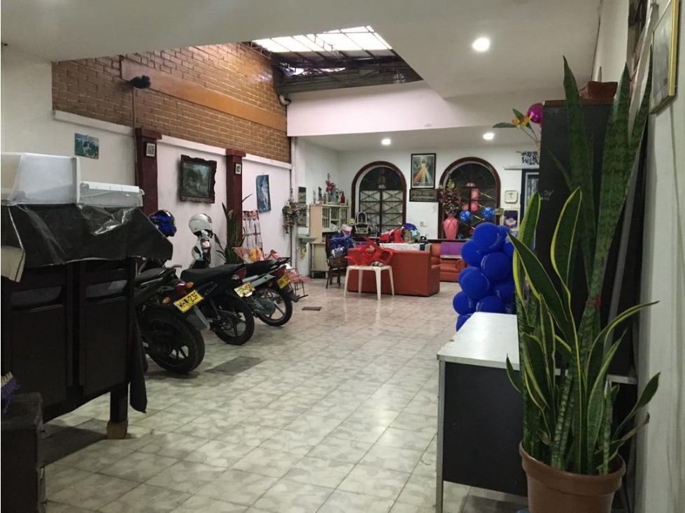 VENTA CASA + APARTAESTUDIO EN EL PILOTO (Y.Q) CW:8576330