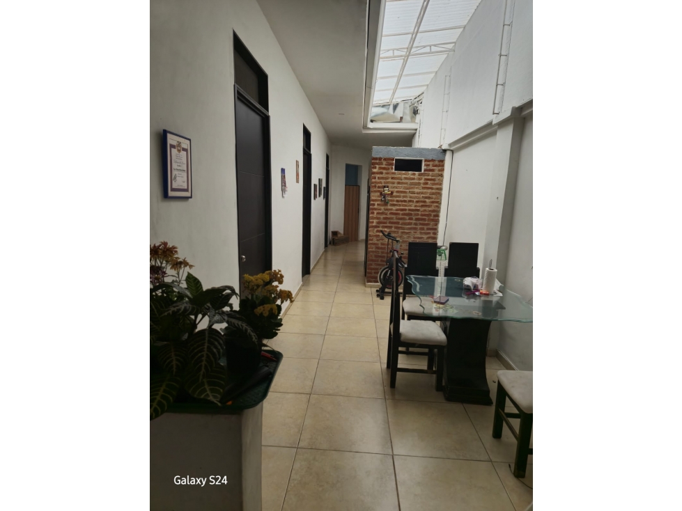 SE VENDE AMPLIA CASA EN BARRIO SAN CAYETANO LO WASI 8614588