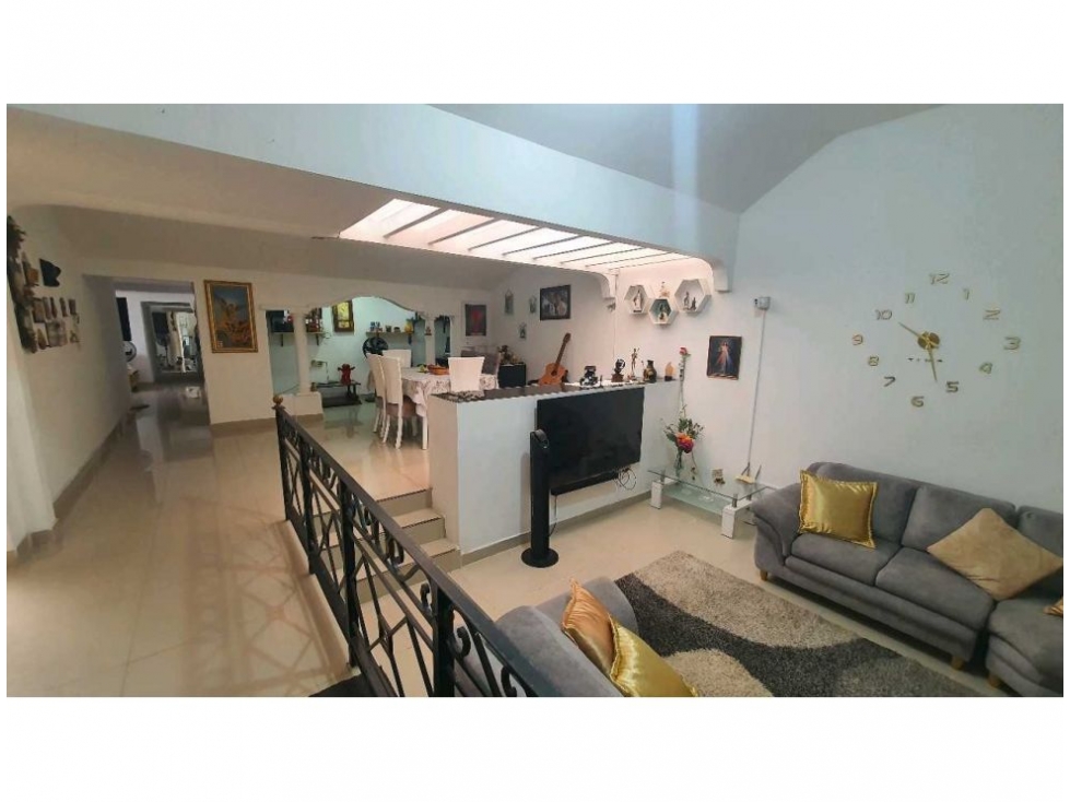 VENDO CASA DE UN PISO EN EL BARRIO LA FLORA (L.S) CW:9160502
