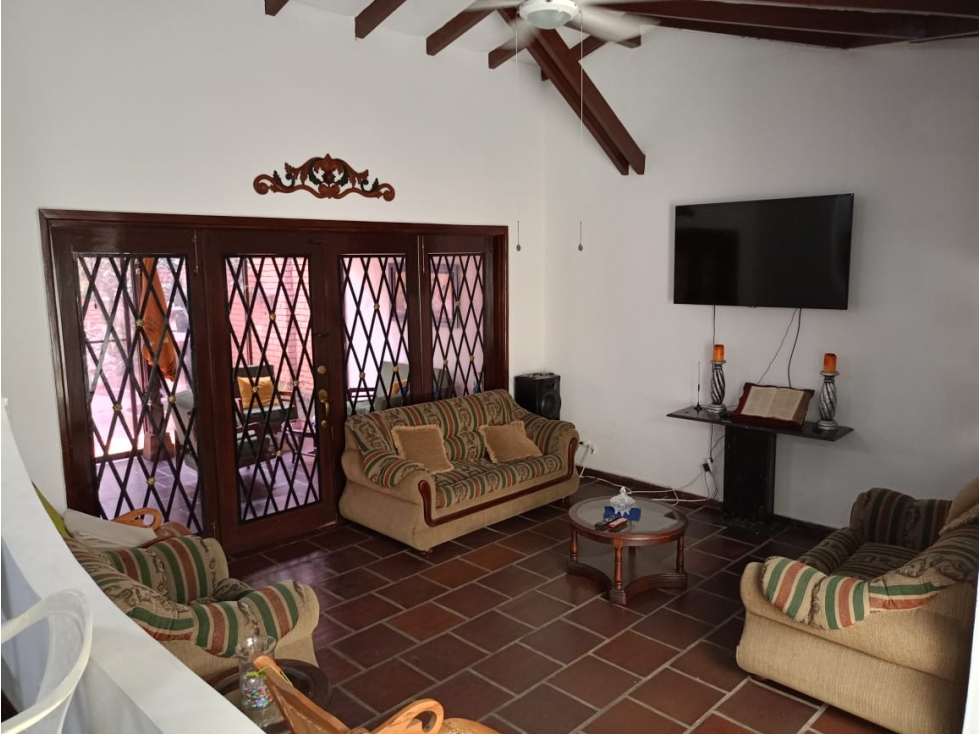 Se vende casa en Ciudad Jardín, Cali (JPG) CW:9307634