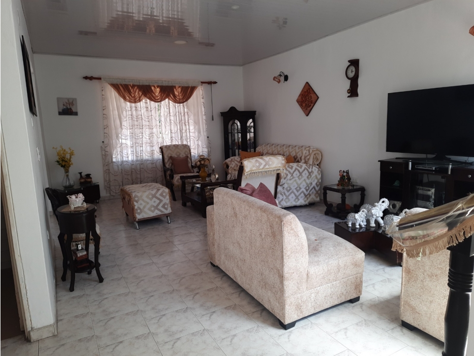 VENDO CASA DE 1 PISO EN PRADOS DEL NORTE (E.R) CW:9336689