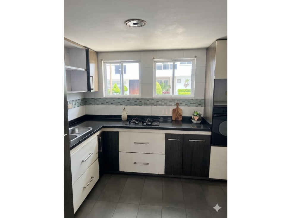VENDO LINDA CASA EN CONDOMINIO EN LA FLORA (B.V) CW:10102387