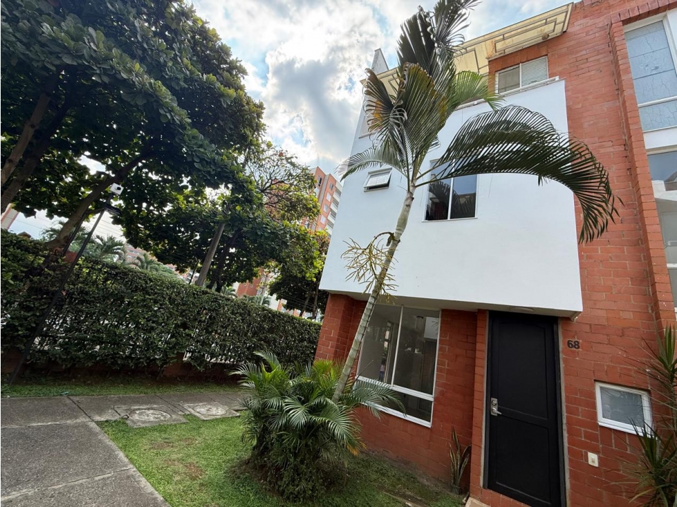 VENDO CASA ESQUINERA EN CONDOMINIO EN VALLE DEL LILI (K.T) CW:10125941