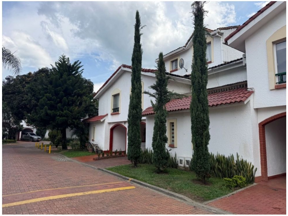 VENDO CASA PARA REMODELAR EN CIUDAD JARDIN (K.T) CW:10138328