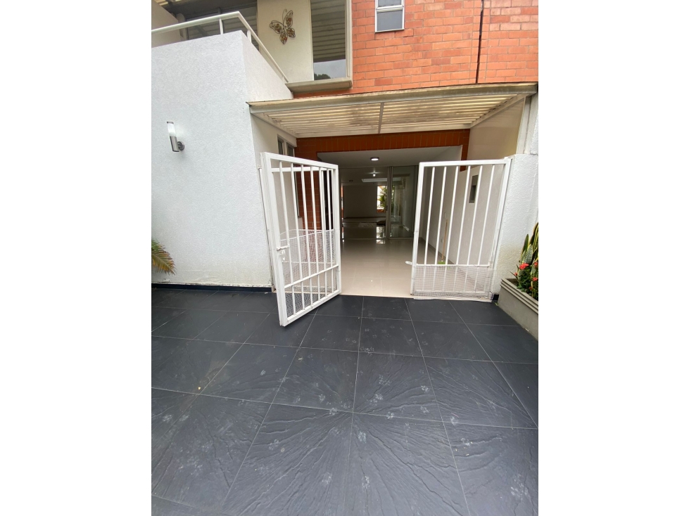 VENDO ESPECTACULAR CASA ALTOS DE GUADALUPE EN CONDO(CA)CW:7226065 — foto 2