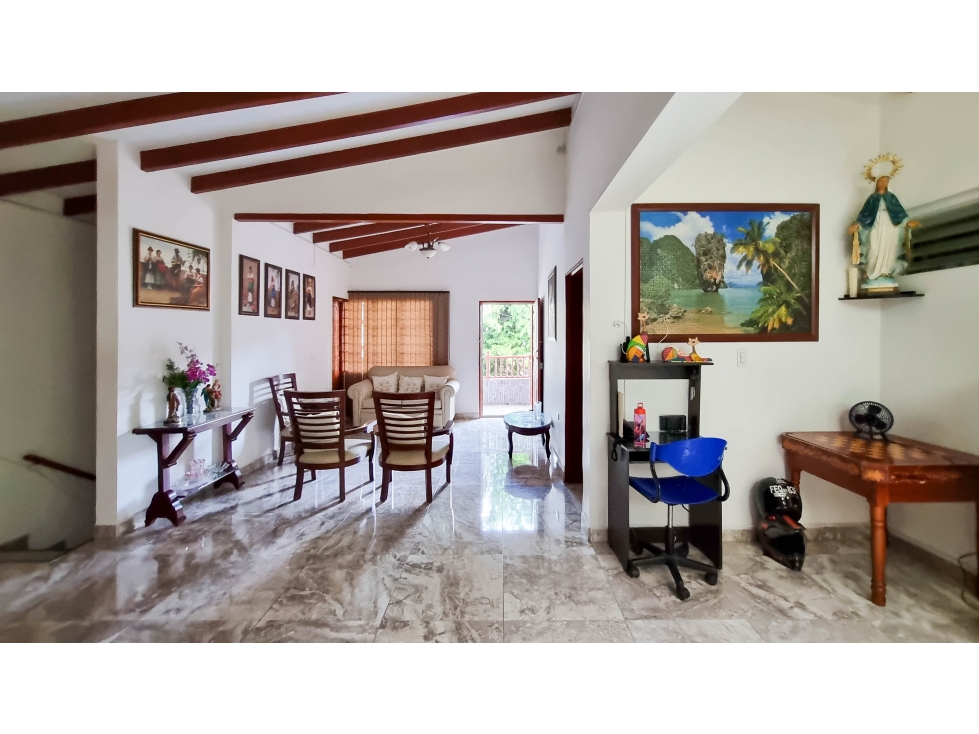 Casa remodelada cerca al metro Santa Lucia La Floresta — foto 3