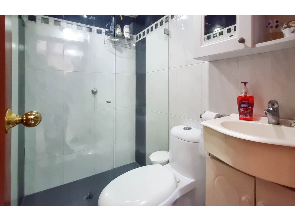Casa remodelada cerca al metro Santa Lucia La Floresta — foto 4