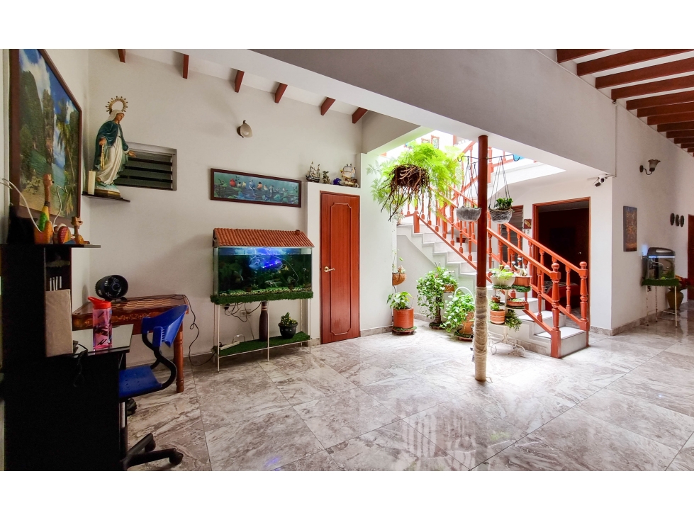 Casa remodelada cerca al metro Santa Lucia La Floresta — foto 5