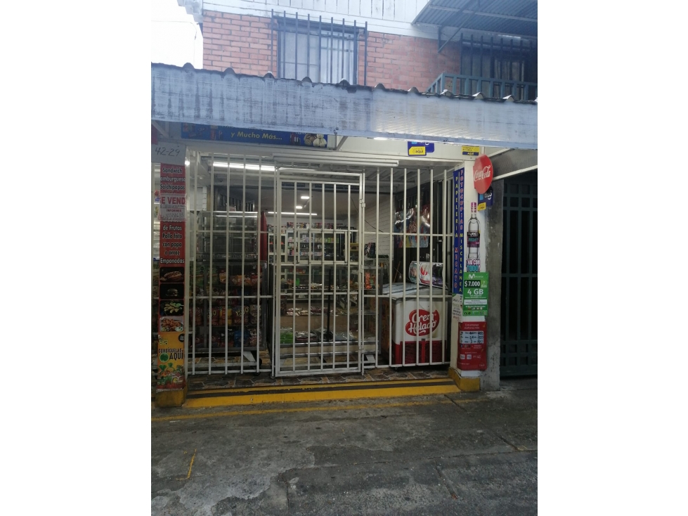 VENDO CASA CON LOCAL EN EL BARRIO EL CANEY (S.R) CW:8209681 — foto 3