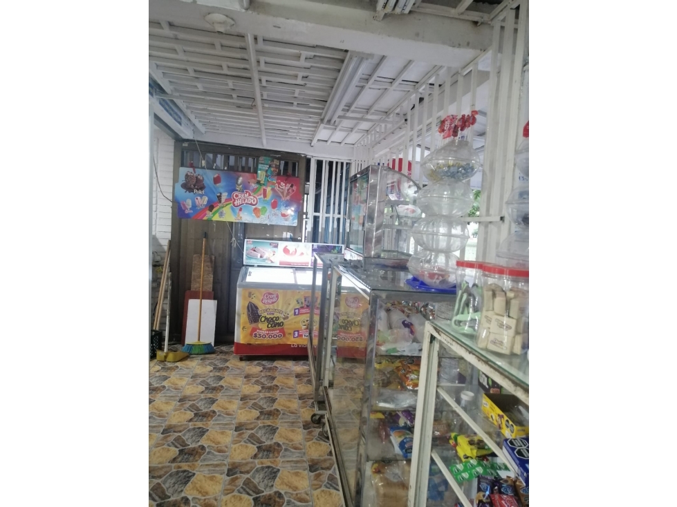 VENDO CASA CON LOCAL EN EL BARRIO EL CANEY (S.R) CW:8209681 — foto 5