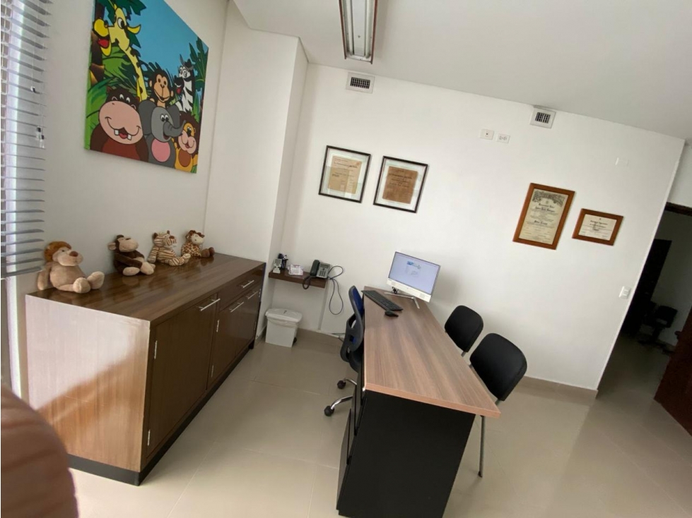 VENDO CONSULTORIO MEDICO EN CLINICA FARALLONES (I.K) CW:8337770 — foto 3