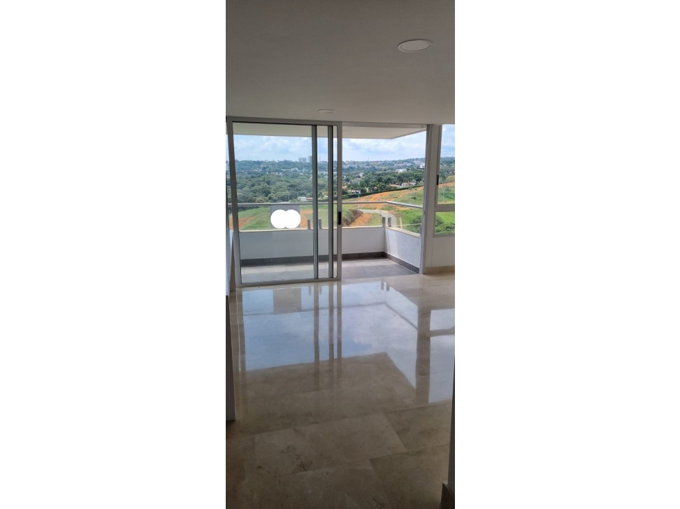 VENDO LINDO APARTAMENTO 8vo PISO EN CIUDAD JARDIN (B.V) CW:8473057 — foto 3