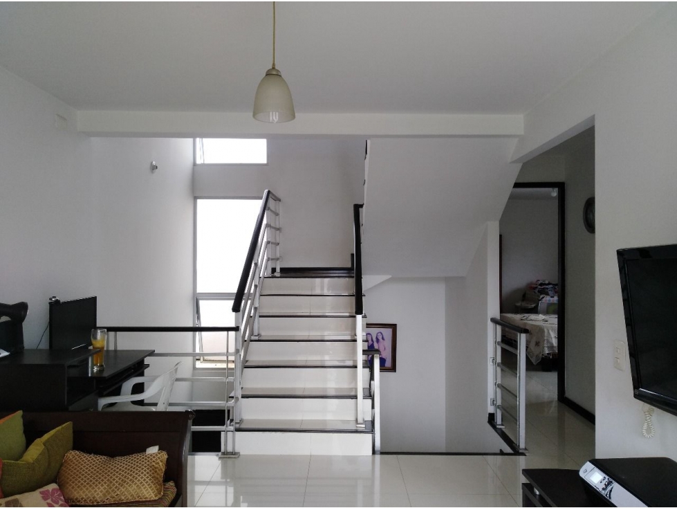 VENDO LINDA CASA EN CONDOMINIO EN CIUDAD JARDIN (Y.Q) CW:8950178 — foto 2