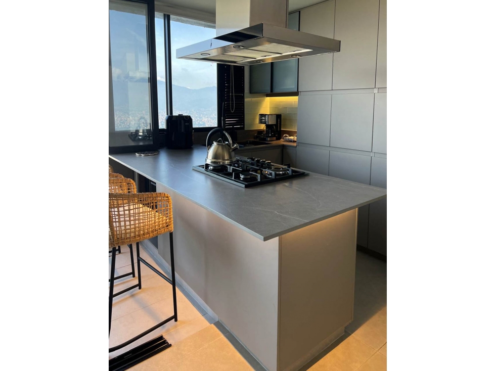Apartamento en venta Loma del Indio Las Palmas con vista a la ciudad — foto 3