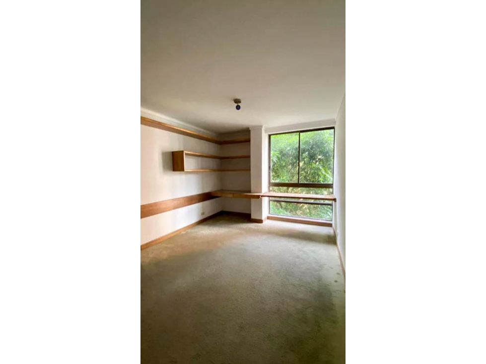 Apartamento en venta en El Poblado Castropol ideal para Remodelar — foto 5