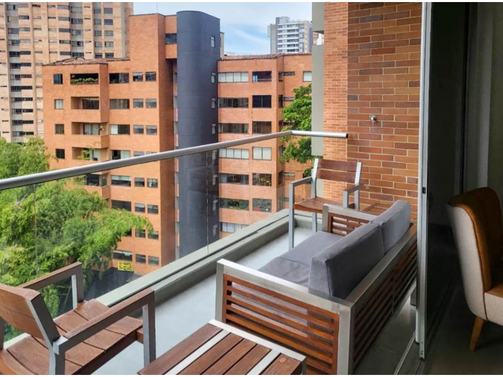 Apartamento Remodelado en venta en El Poblado sector Alejandria — foto 5