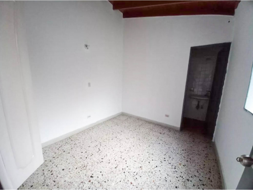 Apartamento en venta en Laureles Santa Teresita para Remodelar — foto 5