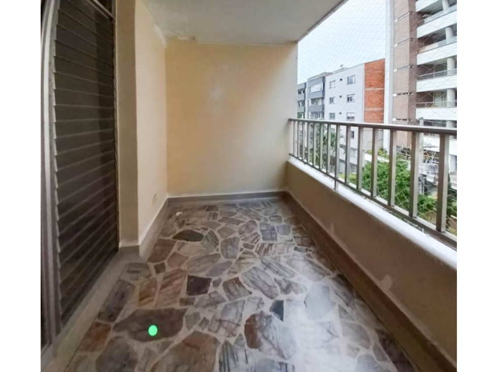 Apartamento en venta en Laureles Santa Teresita para Remodelar — foto 6