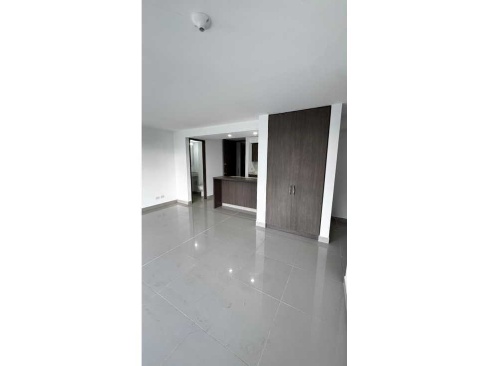 VENDO APARTAMENTO PISO 5 EN VALLE DEL LILI (P.Z) CW:9685802 — foto 4