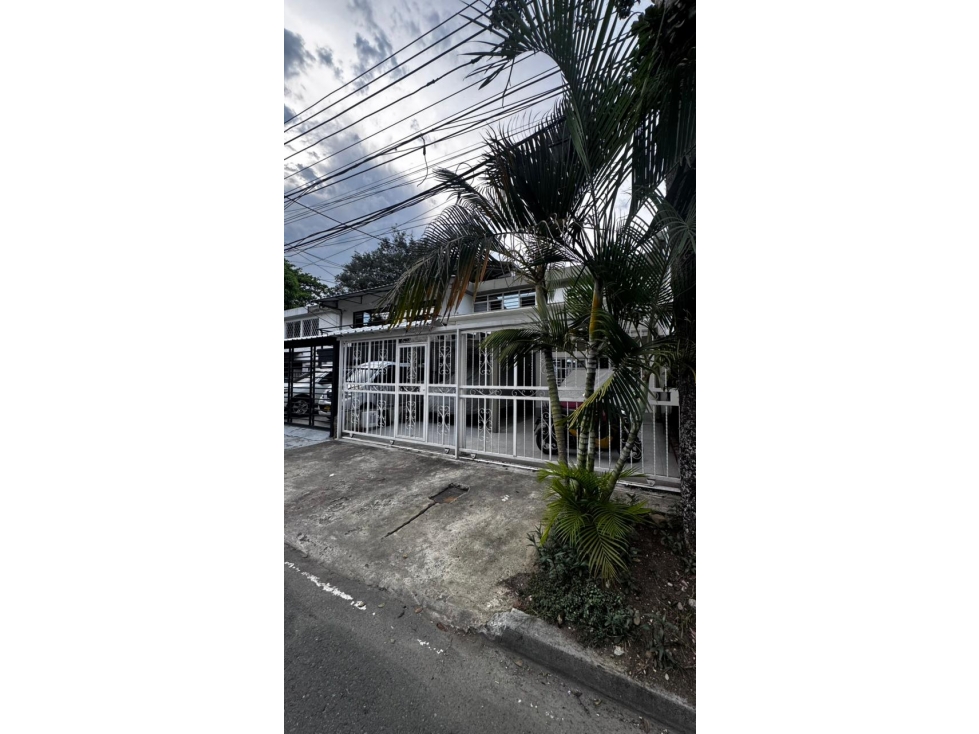 VENDO HERMOSA CASA DE 2 PLANTAS EN LA MERCED (PZ) CW:9748395 — foto 2