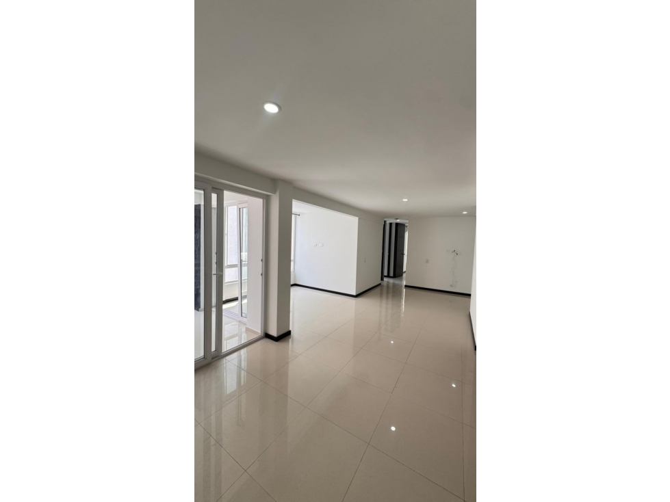 VENDO LINDO APARTAMENTO PISO 3 EN VALLE DEL LILI (P.Z) CW:9826613 — foto 2