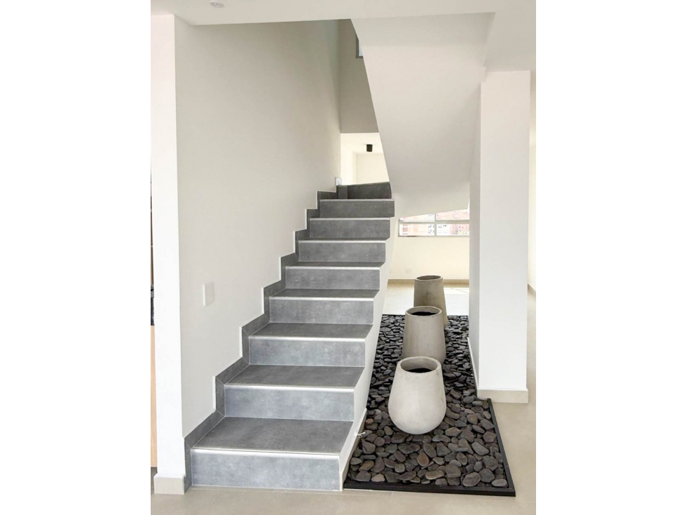 Penthouse Duplex Remodelado en venta en Laureles Conquistadores — foto 4
