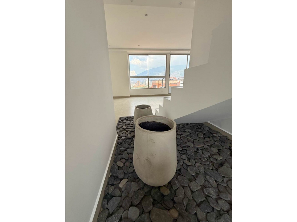Penthouse Duplex Remodelado en venta en Laureles Conquistadores — foto 5