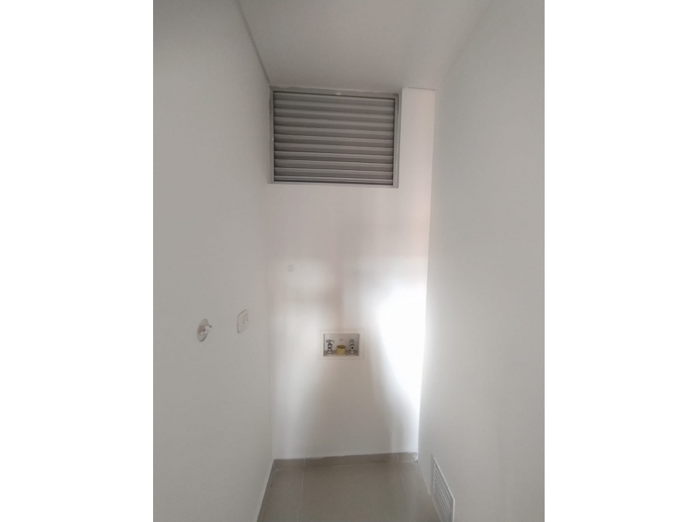 VENDO APARTAMENTO PISO 8 EN QUINTAS DE DON SIMON (A.M) CW:9845224 — foto 5