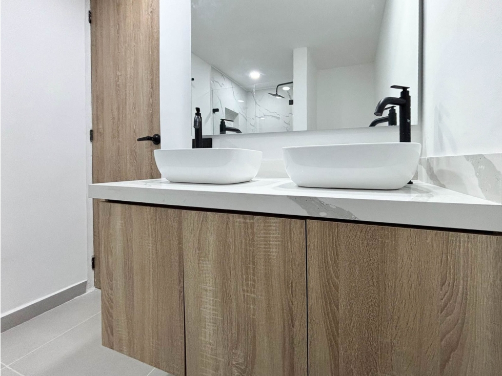 Apartamento Remodelado en venta en El Poblado Las Palmas — foto 5