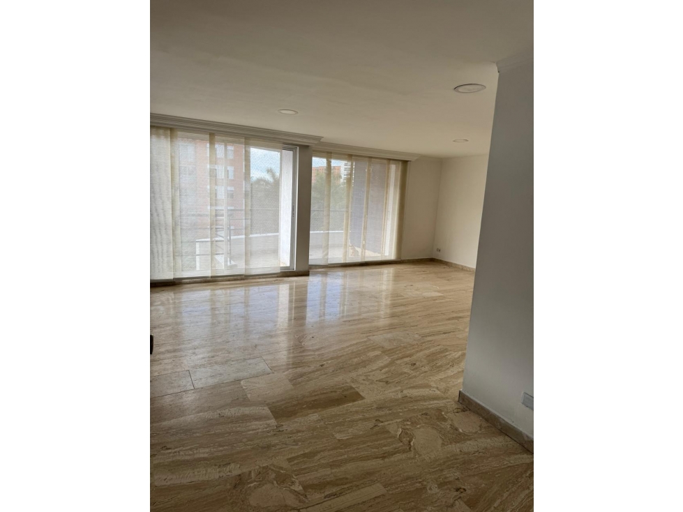 VENDO LINDO APARTAMENTO PISO 5 EN LA FLORA (L.R) CW: 9896024 — foto 2