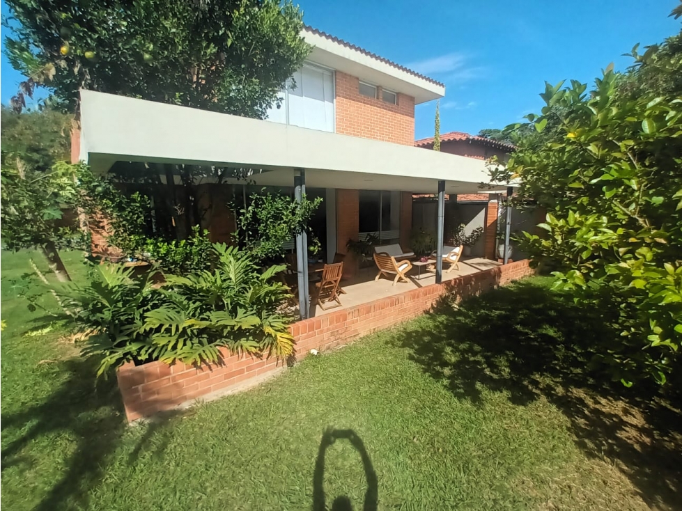 VENDO LINDA CASA REMODELADA EN EL CASTILLO (A.M) CW:9920935 — foto 2