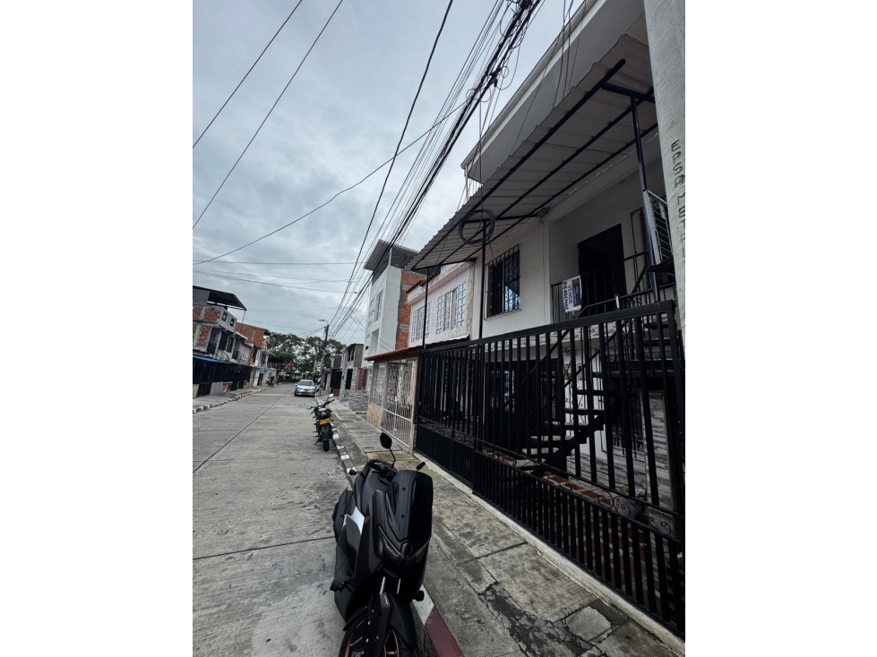 VENDO CASA BIFAMILIAR DE 3 PISOS EN PALMIRA-ALAMEDA(FG)W:9941498 — foto 2