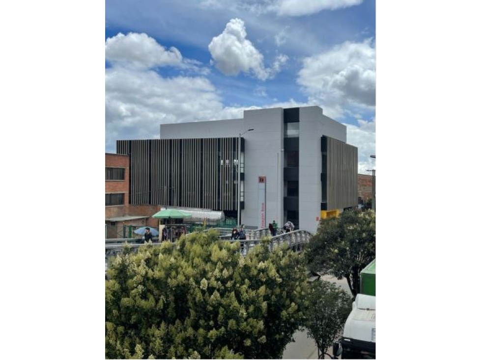 Edificio en Vender en Bogotá D.C. — foto 2