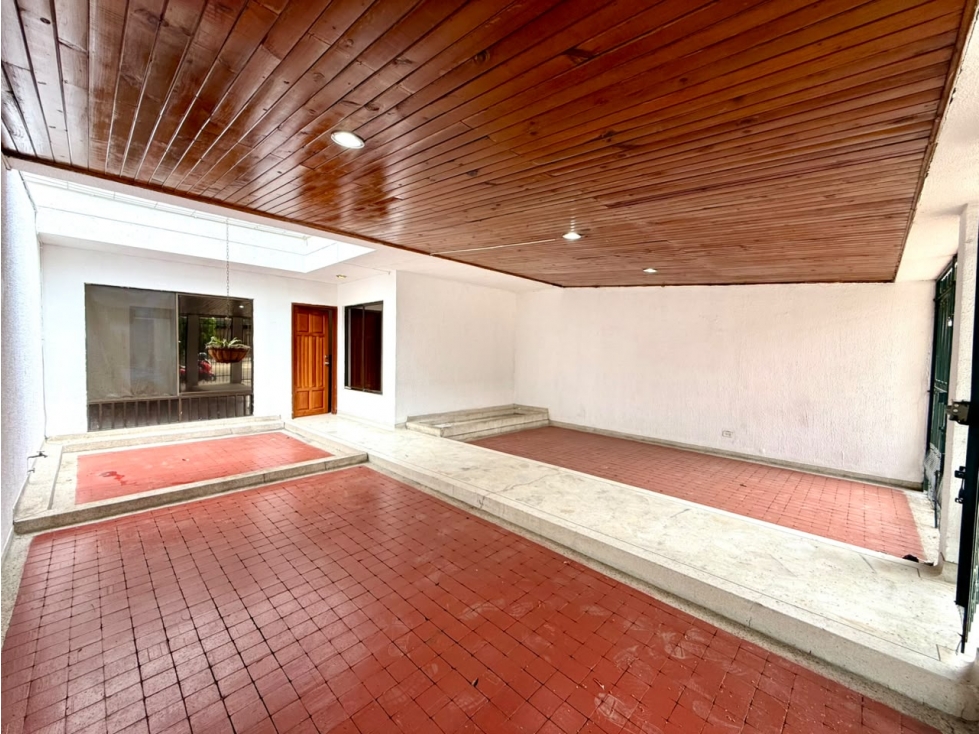 VENDO CASA DE 2 NIVELES EN EL BARRIO LA FLORA (I.K) CW: 10200492 — foto 4