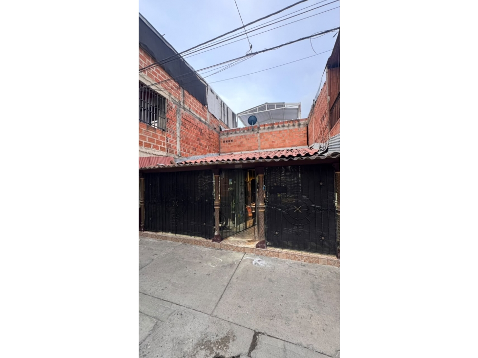 VENTA DE CASA DE 2 PISOS EN VALLE GRANDE (P.Z) CW: 10214084 — foto 2