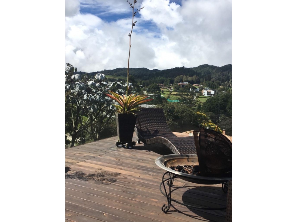 VENDO ESPECTACULAR CASA CAMPESTRE DE 3.038 m² EN EL ALTO DE LAS PALMAS