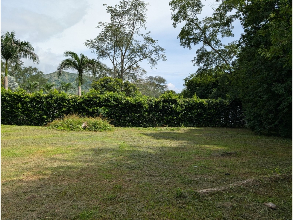 VENDO LOTE EN SOPETRAN EN PARCELACIÓN HACIENDA REMOLINOS DE 2.000 m²
