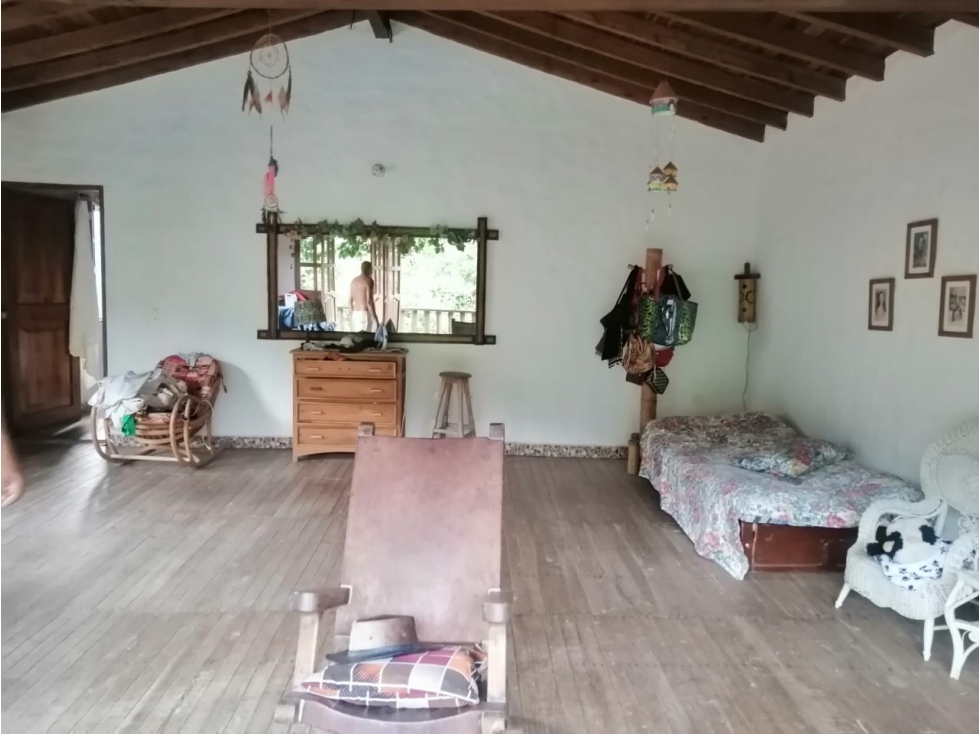 VENDO CASA DE 196 m² DOS NIVELES EN VENECIA CON VISTA A CERRO TUSA - 3