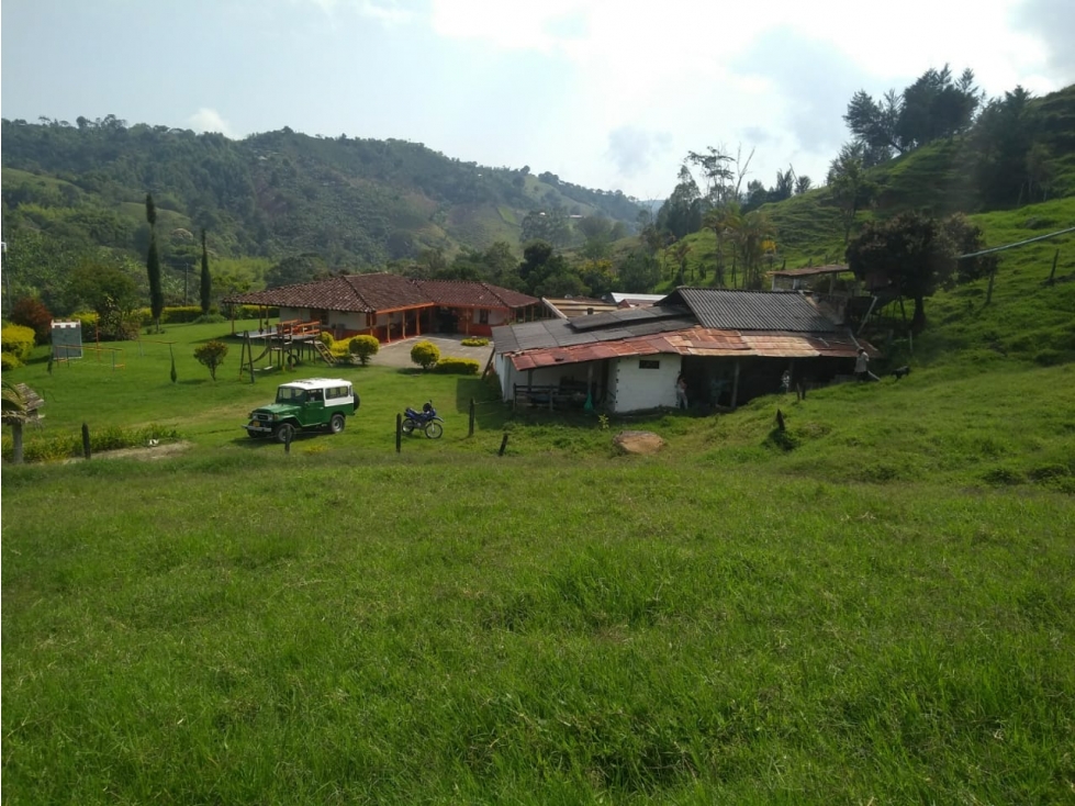 VENDO CENTRO AGROPECUARIO Y TURÍSTICO DE 26 CUADRAS EN JERICO ANT. - 6